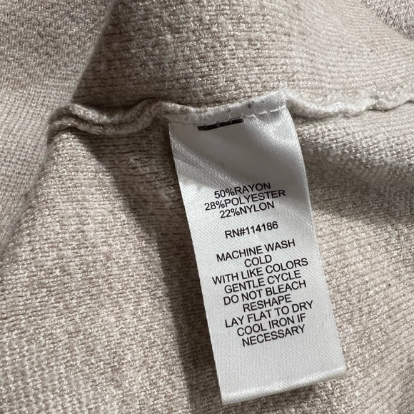 Sweater - Picture 3 of 4